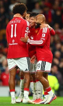 Lisandro Martinez of Manchester United, ManU celebrates scoring to make it 4-0 Manchester United v Sabah, UEFA Champions League, Football, Old Trafford, UK - 10 Sep 2026Manchester Old Trafford United Kingdom  Copyright: xPaulxCurrie Shutterstockx 17144908bl