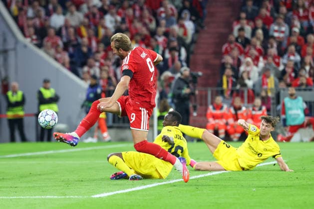 Zweikampf im 16ner, Harry Kane (FC Bayern Muenchen, 09) mit Joshua Kitolano (FK Bodo Glimt, 16) und Villads Nielsen (FK Bodo Glimt, 02), GER, FC Bayern Muenchen vs. FK Bodo Glimt, Fussball, UEFA Champions League, Liga-Phase, 1. Spieltag, Saison 2026 2027, 10.09.2026, GER, FC Bayern Muenchen vs. FK Bodo Glimt, Fussball, UEFA Champions League, Liga-Phase, 1. Spieltag, Saison 2026 2027, 10.09.2026 Muenchen Copyright: xEibner-Pressefoto JennixMaulx EP_JML