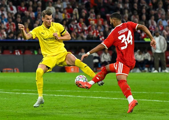 10.09.2026, xemx, Fussball UEFA Champions League, FC Bayern Muenchen - FK Bodö Glimt v.l. Odin Bjortuft (FK Bodö Glimt), Ismael Saibari (FC Bayern Muenchen) Zweikampf, Aktion, action, battle for the ball Muenchen