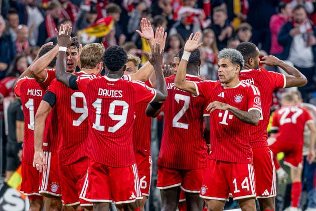 Die Muenchner bejubeln mit Harry Kane (FC Bayern Muenchen, 09) dessen Tor zum 2:0 GER, FC Bayern Muenchen vs. FK Bodo Glimt, Fussball, UEFA Champions League, Ligaphase, 1. Spieltag, Spielzeit 2026 2027, 10.09.2026 (DFL DFB REGULATIONS PROHIBIT ANY USE OF PHOTOGRAPHS as IMAGE SEQUENCES and or QUASI-VIDEO). Foto: HMB Media Heike Feiner Copyright: HMBxMedia HeikexFeiner