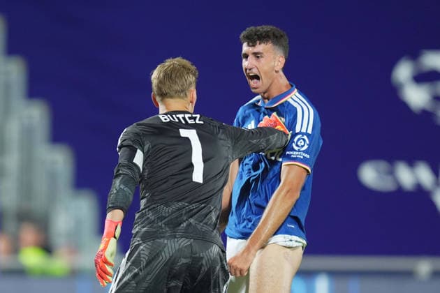Como™s goalkeeper Jean Butez , Como™s Jacobo Ramon during the UEFA Champions League football match between Como and RB Leipzig - Champions League 2026 2027 - Giuseppe Sinigallia in Como , north Italy - Thursday , September 10 , 2026. - Soccer  Copyright: xSpada LaPressex