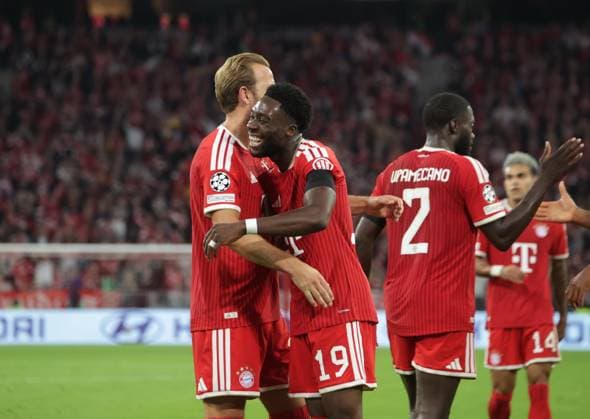Bayerns 19 Alphonso DAVIES nach seinem Tor zum 3:0. Fussball: Bayern - Bodo Glimt. Fußball Championsleague, FC Bayern München - FK Bodö Glimt, 1.Spieltag, Saison 2026-2027, am 10.09.2026 in Muenchen, A L L I A N Z A R E N A, Deutschland. Quelle Copyright Credit : Oryk HAIST
