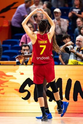 Alba Torrens (Spanien, 07) jubelt Jubel nach Sieg Spielende, GER, Australien vs. Spanien, Basketball, FIBA Women s World Cup 2026, Viertelfinale, 10.09.2026 GER, Australien vs. Spanien, Basketball, FIBA Women s World Cup 2026, Viertelfinale, 10.09.2026 Berlin Copyright: xEibner-Pressefoto MaxxVincenx EP_MVN