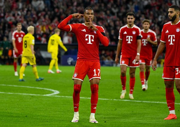 10.09.2026, xemx, Fussball UEFA Champions League, FC Bayern Muenchen - FK Bodö Glimt v.l. Michael Olise (FC Bayern Muenchen) Jubel, Torjubel, celebrate the goal, jubelt ueber das Tor zum 4:0 Muenchen