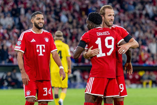 Ismael Saibari (FC Bayern Muenchen, 34) und Harry Kane (FC Bayern Muenchen, 09) freuen sich mit Alphonso Davies (FC Bayern Muenchen, 19) ueber dessen Tor zum 3:0 GER, FC Bayern Muenchen vs. FK Bodo Glimt, Fussball, UEFA Champions League, Ligaphase, 1. Spieltag, Spielzeit 2026 2027, 10.09.2026 (DFL DFB REGULATIONS PROHIBIT ANY USE OF PHOTOGRAPHS as IMAGE SEQUENCES and or QUASI-VIDEO). Foto: HMB Media Heike Feiner Copyright: HMBxMedia HeikexFeiner