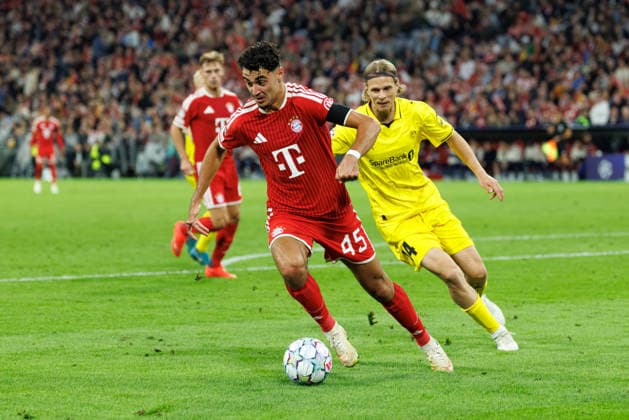 Aleksandar Pavlovic (45, FC Bayern München) und Ulrik Saltnes (14, FK Bodo Glimt) beim Spiel zwischen FC Bayern München v FK Bodo Glimt, Fussball, Herren, UEFA Champions League, 2026 2027, 1.Spieltag am 10.09.2026 in München, Allianz Arena. Bayern Deutschland