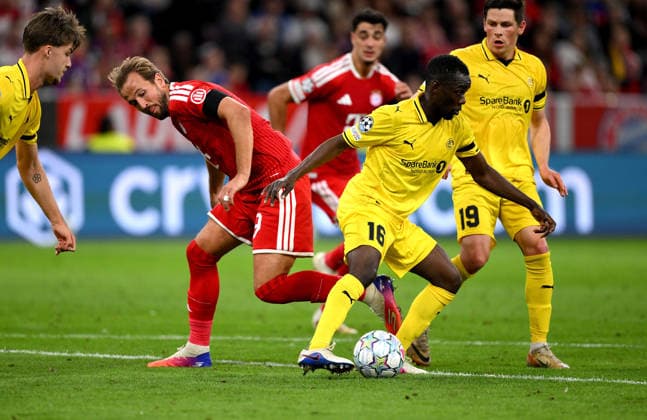 FUSSBALL CHAMPIONS LEAGUE SAISON 2026 2027 Vorrunde 1. Spieltag 10.09.2026 FC Bayern Muenchen - FK Bodoe Glimt Harry Kane (li, FC Bayern Muenchen) gegen Joshua Kitolano (re, FK Bodoe Glimt)