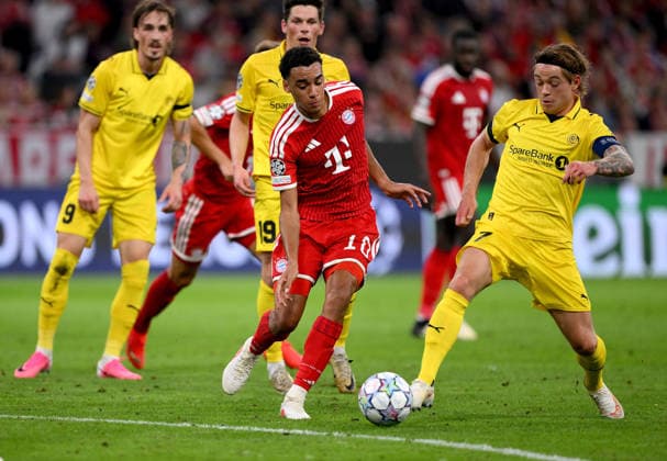 FUSSBALL CHAMPIONS LEAGUE SAISON 2026 2027 Vorrunde 1. Spieltag 10.09.2026 FC Bayern Muenchen - FK Bodoe Glimt Jamal Musiala (li, FC Bayern Muenchen) gegen Patrick Berg (re, FK Bodoe Glimt)