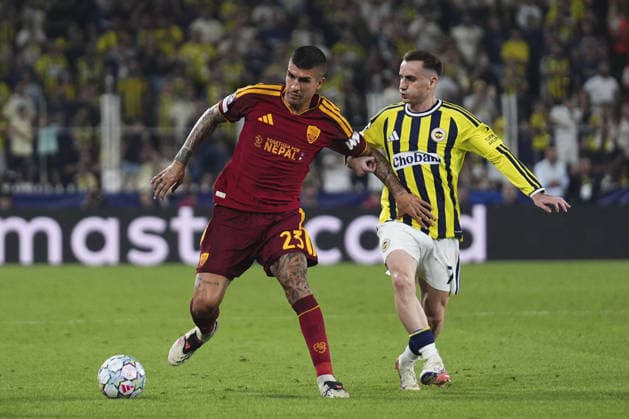 Fenerbahce v AS Roma - UEFA Champions League ISTANBUL, TURKIYE - SEPTEMBER 10: Fenerbahce’s Kerem Akturkoglu (7) battles for the ball with Roma’s Gianluca Mancini (23) during the UEFA Champions League match between Fenerbahce and Roma at Chobani Stadium in Istanbul, Turkiye, on September 10, 2026. Bunyamin Celik Anadolu Istanbul Turkey. Editorial use only. Please get in touch for any other usage.  Copyright: x2026xAnadoluxBunyaminxCelikx