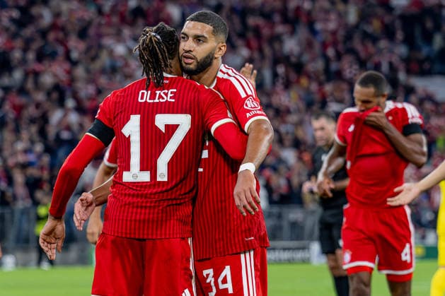 Ismael Saibari (FC Bayern Muenchen, 34) bejubelt mit Michael Olise (FC Bayern Muenchen, 17) dessen Tor zum 4:0 GER, FC Bayern Muenchen vs. FK Bodo Glimt, Fussball, UEFA Champions League, Ligaphase, 1. Spieltag, Spielzeit 2026 2027, 10.09.2026 (DFL DFB REGULATIONS PROHIBIT ANY USE OF PHOTOGRAPHS as IMAGE SEQUENCES and or QUASI-VIDEO). Foto: HMB Media Heike Feiner Copyright: HMBxMedia HeikexFeiner