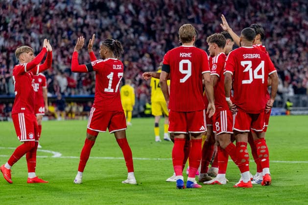 Die Muenchner bejubeln mit Michael Olise (FC Bayern Muenchen, 17) dessen Tor zum 4:0 GER, FC Bayern Muenchen vs. FK Bodo Glimt, Fussball, UEFA Champions League, Ligaphase, 1. Spieltag, Spielzeit 2026 2027, 10.09.2026 (DFL DFB REGULATIONS PROHIBIT ANY USE OF PHOTOGRAPHS as IMAGE SEQUENCES and or QUASI-VIDEO). Foto: HMB Media Heike Feiner Copyright: HMBxMedia HeikexFeiner