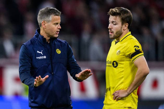 260910 Head coach Kjetil Knutsen and Fredrik Bjorkan of Bodo Glimt during the UEFA Champions League football match between Bayern München and Bodo Glimt on September 10, 2026 in Munich. Photo: Marius Simensen BILDBYRAN COP 238 MM0073 bbeng football fotball fotboll soccer uefa champions league mesterligaen bodo glimt bayern münchen Copyright: MARIUSxSIMENSEN BB260910BB992