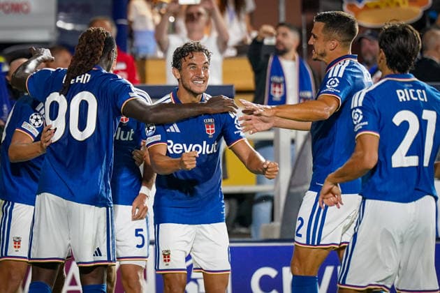 Italien: Fussball UEFA Champions League 2026 - 2027, 1. Spieltag - Como 1907 vs RB Leipzig - Giuseppe Sinigaglia (Como): Freude, Emotionen, Jubel, Sieg, Luis Milla (Como 1907, 6) Marc-Oliver Kempf (Como 1907, 2) Copyright: xJOERANxSTEINSIEKx