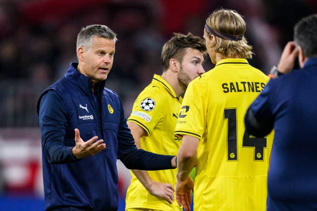 260910 Head coach Kjetil Knutsen and Ulrik Saltnes of Bodo Glimt after the UEFA Champions League football match between Bayern München and Bodo Glimt on September 10, 2026 in Munich. Photo: Marius Simensen BILDBYRAN COP 238 MM0073 bbeng football fotball fotboll soccer uefa champions league mesterligaen bodo glimt bayern münchen Copyright: MARIUSxSIMENSEN BB260910BB999