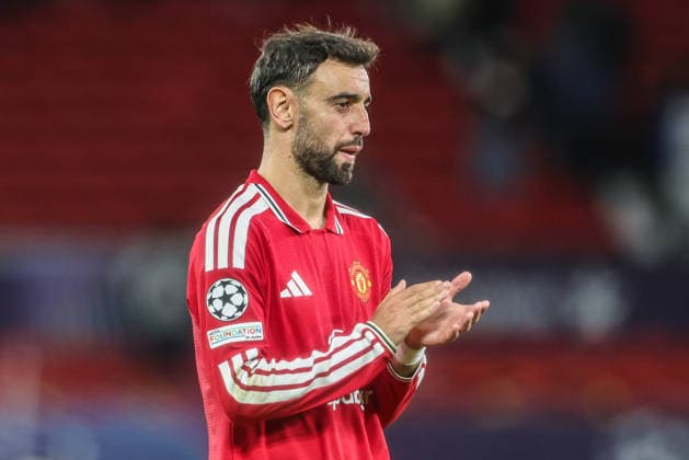 UEFA Champions League Matchday 1 of 8 Manchester United, ManU v Sabah FK Bruno Fernandes of Manchester United applauds the fans after the game during the UEFA Champions League Matchday 1 of 8 match Manchester United vs Sabah FK at Old Trafford, Manchester, United Kingdom on 10 September 2026 (Photo by Mark Cosgrove News Images) Manchester Old Trafford Greater Manchester United Kingdom Copyright: xMarkxCosgrove NewsxImagesx