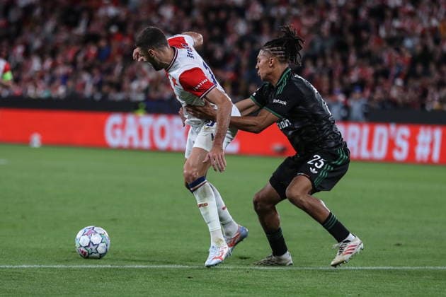Praha 10.09.2026. PIlka nozna UEFA Liga Mistrzow sezon 2026 2027 runda 1 mecz: SK Slavia Praha - RC Lens --- Football UEFA Champions League season 2026 2027 round 1 match: SK Slavia Praha - RC Lens nz Danijel Sturm, Ismaelo Ganiou Fot. Kacper Staniec NEWSPIX.PL --- newspix.pl 