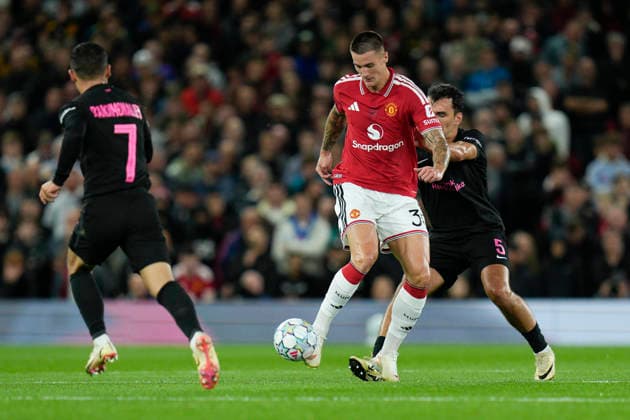 Manchester United, ManU v Sabah FK, UEFA Champions League Benjamin Sesko of Manchester United controls the ball during the Manchester United v Sabah FK UEFA Champions League 1st Round match at Old Trafford, Manchester, England on 10 September 2026 Credit: Steve Flynn Every Second Media Editorial use only. All images are copyright Every Second Media Limited. No images may be reproduced without prior permission. Copyright: xIMAGO EveryxSecondxMediax ESM-2151-0109 StevexFlynnx xEveryxSecondxMediax