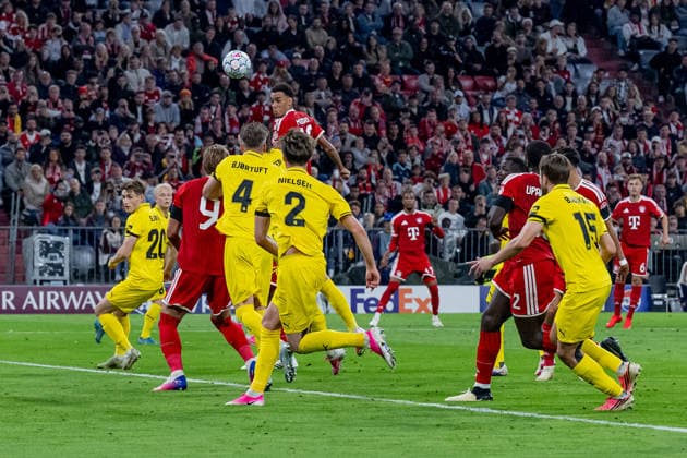 Jamal Musiala (FC Bayern Muenchen, 10) beim Kopfball im Strafraum GER, FC Bayern Muenchen vs. FK Bodo Glimt, Fussball, UEFA Champions League, Ligaphase, 1. Spieltag, Spielzeit 2026 2027, 10.09.2026 (DFL DFB REGULATIONS PROHIBIT ANY USE OF PHOTOGRAPHS as IMAGE SEQUENCES and or QUASI-VIDEO). Foto: HMB Media Heike Feiner Copyright: HMBxMedia HeikexFeiner