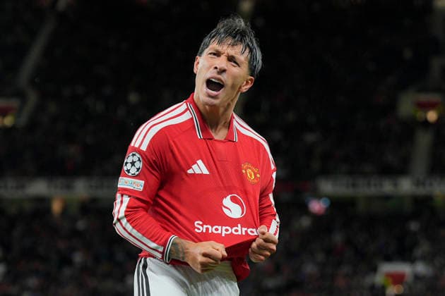 Manchester United, ManU v Sabah FK, UEFA Champions League Lisandro Martinez of Manchester United, scorer of United™s fourth goal celebrate in front of the Stretford End during the Manchester United v Sabah FK UEFA Champions League 1st Round match at Old Trafford, Manchester, England on 10 September 2026 Credit: Steve Flynn Every Second Media Editorial use only. All images are copyright Every Second Media Limited. No images may be reproduced without prior permission. Copyright: xIMAGO EveryxSecondxMediax ESM-2151-0129 StevexFlynnx xEveryxSecondxMediax