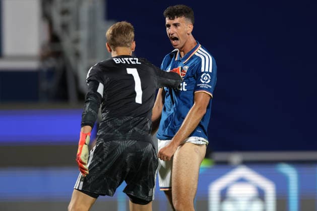 Como 1907 v RB Leipzig - UEFA Champions League - Season 2026-2027 Como, Italy, 10th September 2026. Jacobo Ramon of Como 1907 reacts as he is congratulated by team mate Jean Butez after denying the opponents a goalscoring opportunity during the Como 1907 vs RB Leipzig UEFA Champions League, group phase match at Stadio Giuseppe Sinigaglia, Como. Picture credit should read: Jonathan Moscrop Como Stadio Giuseppe Sinigaglia Italy
