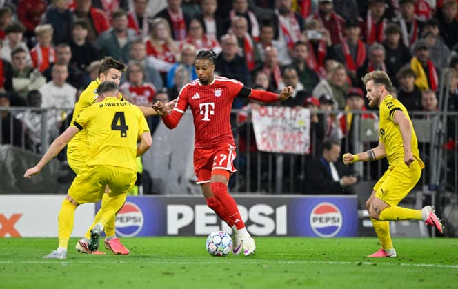 Michael Olise FC Bayern Muenchen FCB (17) Aktion am Ball gegen Odin Bjortuft FK Bodoe Glimt (04) FC Bayern Muenchen FCB vs Bodoe Glimt 10.09.2026 DFL REGULATIONS PROHIBIT ANY USE OF PHOTOGRAPHS AS IMAGE SEQUENCES AND OR QUASI-VIDEO FC Bayern Muenchen FCB vs Bodoe Glimt
