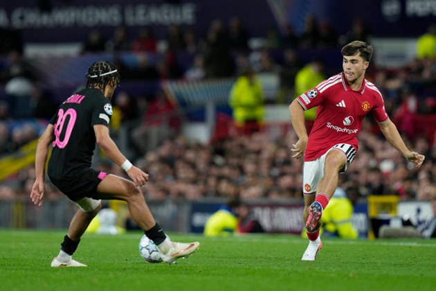 Manchester United, ManU v Sabah FK, UEFA Champions League Harry Amass of Manchester United passes the ball during the Manchester United v Sabah FK UEFA Champions League 1st Round match at Old Trafford, Manchester, England on 10 September 2026 Credit: Steve Flynn Every Second Media Editorial use only. All images are copyright Every Second Media Limited. No images may be reproduced without prior permission. Copyright: xIMAGO EveryxSecondxMediax ESM-2151-0208 StevexFlynnx xEveryxSecondxMediax