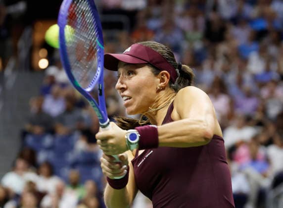 Jessica Pegula returns a ball to Aryna Sabalenka of Belarus in the Women s semifinals in Arthur Ashe Stadium at the 2026 US Open Tennis Championship at the USTA Billie Jean King National Tennis Center in New York City on Thursday, September 10, 2026. Sabalenka defeated Pegula in straight sets to advance to the finals.  NYP20260910214 JOHNxANGELILLO