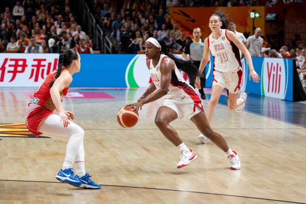 USA V Hungary: Quarter-Finals - FIBA Women s Basketball World Cup Germany 2026 Jackie Young plays during the FIBA Women s Basketball World Cup 2026 quarter-finals match between the United States and Hungary in Berlin, Germany, on September 10, 2026. Berlin Germany  Copyright: xMarcinxGolbax originalFilename:golba-usavhung260910_npOG2.jpg