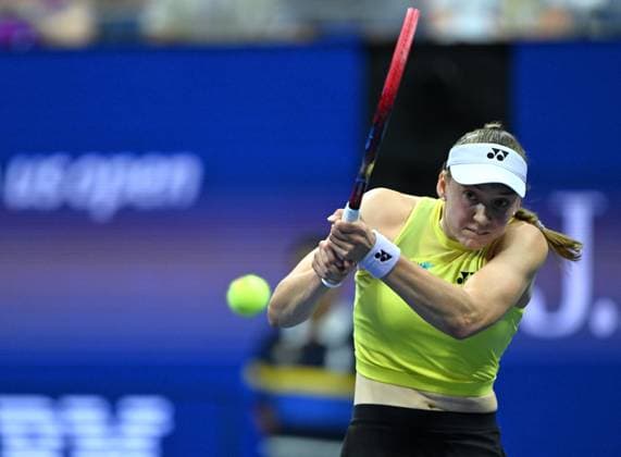 (260911) -- NEW YORK, Sept. 11, 2026 -- Elena Rybakina of Kazakhstan hits a return during the women s singles semifinal match against Coco Gauff of the United States at the 2026 US Open tennis championships in New York, the United States, Sept. 10, 2026. ) (SP)U.S.-NEW YORK-TENNIS-US OPEN-WOMEN S SINGLES LixRui 
