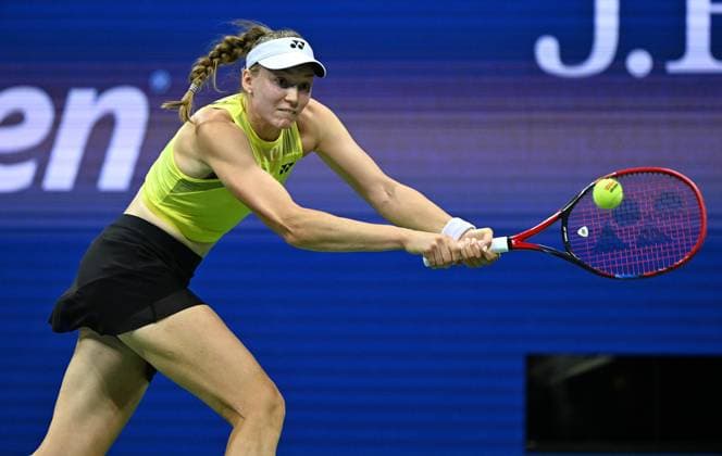 (260911) -- NEW YORK, Sept. 11, 2026 -- Elena Rybakina of Kazakhstan hits a return during the women s singles semifinal match against Coco Gauff of the United States at the 2026 US Open tennis championships in New York, the United States, Sept. 10, 2026. ) (SP)U.S.-NEW YORK-TENNIS-US OPEN-WOMEN S SINGLES LixRui 