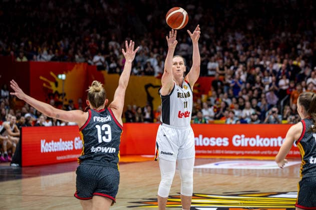 Basketball Berlin 08.09.2026 FIBA Women™s Basketball World Cup Germany 2026 Viertelfinal Qualifikation Deutschland (GER) - Südkorea (KOR) Emma MEESSEMAN (Belgien, No.11) Leonie Fiebich (Deutschland, No.13)