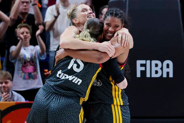 Luisa Geiselsoder (Germany) Leonie Fiebich (Germany) und Nyara Sabally (Germany) cheer during the FIBA Women s Basketball World Cup Germany 2026 Quarter-Final match between Belgium and Germany at Berlin Arena on September 10, 2026 in Berlin, Germany. (Photo by Marco Steinbrenner DeFodi Images) -