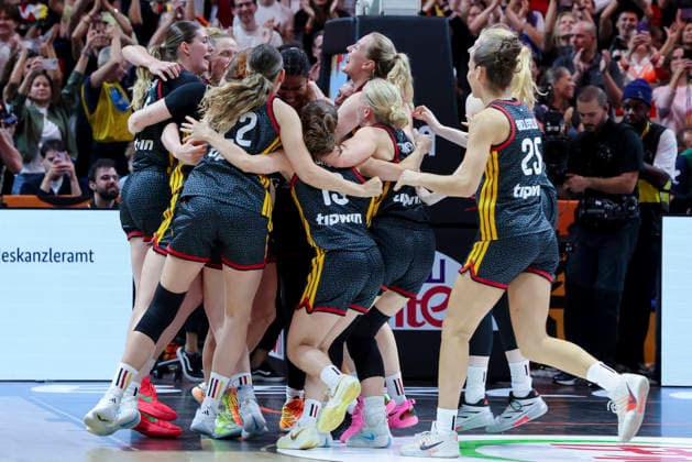 Leonie Fiebich (Germany) celebrates reaching the semi-finals with her team-mates during the FIBA Women s Basketball World Cup Germany 2026 Quarter-Final match between Belgium and Germany at Berlin Arena on September 10, 2026 in Berlin, Germany. (Photo by Marco Steinbrenner DeFodi Images) -