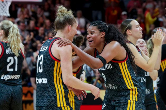Leonie Fiebich (Germany) und Nyara Sabally (Germany) cheer during the FIBA Women s Basketball World Cup Germany 2026 Quarter-Final match between Belgium and Germany at Berlin Arena on September 10, 2026 in Berlin, Germany. (Photo by Marco Steinbrenner DeFodi Images) -