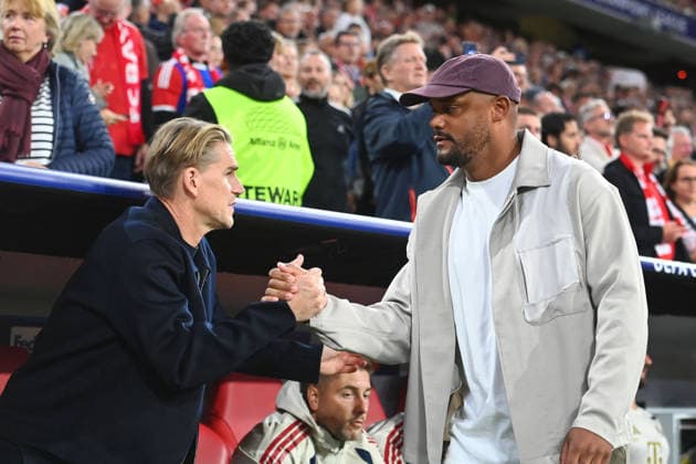 Trainer Vincent KOMPANY (Bayern Muenchen) begruesst Christoph FREUND (Sportdirektor Bayern Muenchen). Fussball Champions League,Saison 2026 27, Ligaphase FC Bayern Muenchen -Bodoe Glimt 5-0 am 10.09.2026.
