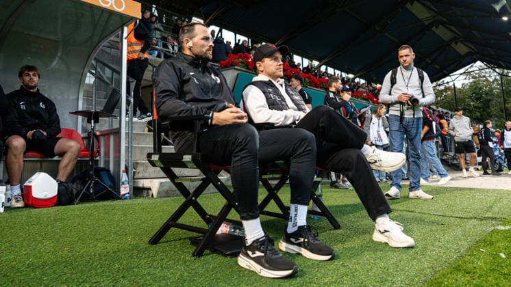 Marian Wilhelm Trainer Viktoria Köln 11.09.2026: 3. Liga, Viktoria Köln - Hansa Rostock im Sportpark Höhenberg. WICHTIGER HINWEIS: Gemäß den Vorgaben des DFB und der DFL ist es untersagt, in dem Stadion und oder vom Spiel angefertigte Fotoaufnahmen in Form von Sequenzbildern und oder videoähnlichen Fotostrecken zu verwerten bzw. verwerten zu lassen. Copyright: xJordyxFourgonx
