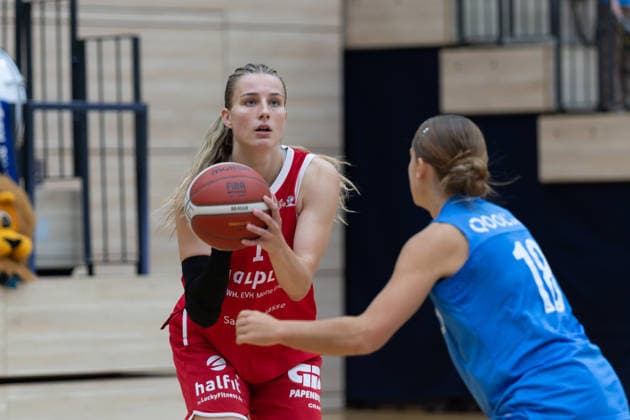 Lee Volker (Lions, 1), Nora Jacob (Sharks, 18), halfit Lions vs. KB Sharks Würzburg, Frauen, Basketball, Testspiel, 1. Bundesliga, 2. Bundesliga Süd, DBBL, Saison 2026 27, 11.09.2026. Halle SWH Arena Sachsen-Anhalt Deutschland