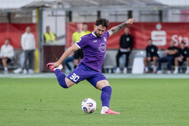 Levis Schaber (TSV 1847 Schwaben Augsburg, 30) beim Torschuss GER, TSV 1860 Muenchen vs. TSV Schwaben Augsburg, Fussball, Regionalliga Bayern, 8. Spieltag, Saison 2026 2027, 11.09.2026. (DFL DFB REGULATIONS PROHIBIT ANY USE OF PHOTOGRAPHS as IMAGE SEQUENCES and or QUASI-VIDEO). Foto: HMB Media Heike Feiner Copyright: HMBxMedia HeikexFeiner