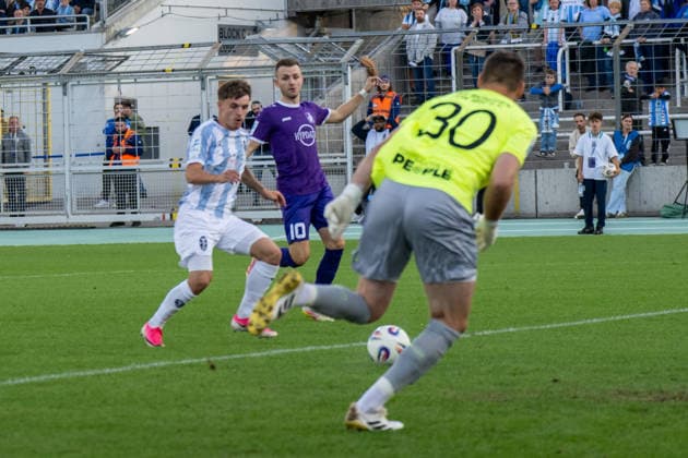 Lance Fiedler 47 (TSV 1860 Muenchen), Lukas Ramser 10 (TSV Schwaben Augsburg), Vitus Eicher 30 (TSV 1860 Muenchen)t, TSV 1860 Muenchen vs. TSV Schwaben Augsburg, Fussball, Regionalliga Bayern, 8. Spieltag, 11.09.2026 DFB regulations prohibit any use of photographs as image sequences and or quasi-video Muenchen Bayern Deutschland