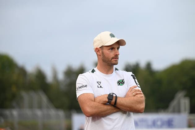 11.09.2026, GER, Fussball, Regionalliga Nord, 8.Spieltag, Saison 2026 2027, Oldenburg, Marschwegstadion, VfB Oldenburg vs Hannover 96 II (U23) Lars BARLEMANN ( Hannover 96 II U23 Trainer ) Oldenburg Marschwegstadion Niedersachsen Deutschland Copyright: xnordphotoxGmbHx xRojahnx