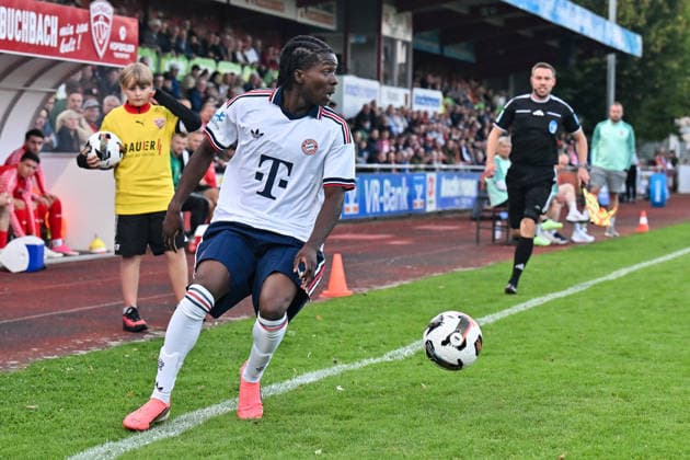 Regionalliga Bayern; TSV Buchbach - FC Bayern München II; 11.09.2026 BUCHBACH, GERMANY; 11. SEPTEMBER: am Ball Oluwaseyi WILSON (FC Bayern München II 7) während dem Match der Regionalliga Bayern zwischen dem TSV Buchbach und den Amateuren des FC Bayern am 8. Spieltag in der SMR-Arena Copyright: xBEAUTIFULxSPORTS Goldbergx