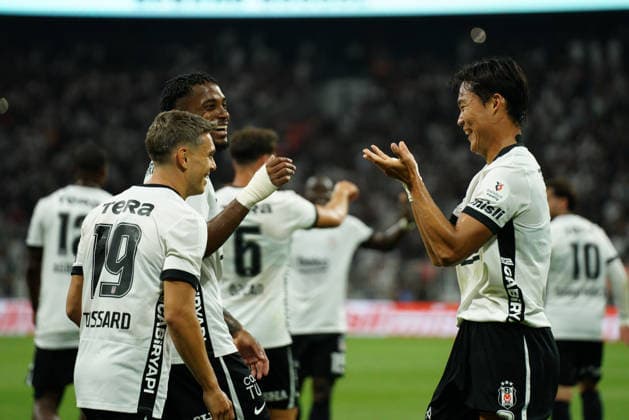 September 11, 2026, Besiktas, Istanbul, Turkey: Hyeon-Gyu Oh (R) of Besiktas celebrates after goal scored by Leandro Trossard (L) during the Turkish Super League 2026 27 match between Besiktas and Erzurumspor at Besiktas Park Stadium in Istanbul, Turkey, on September 11, 2026. Turkish Super League 2026 27 - Besiktas Vs Erzurumspor  - ZUMAu194 20260911_zip_u194_006 Copyright: xTolgaxUluturkx