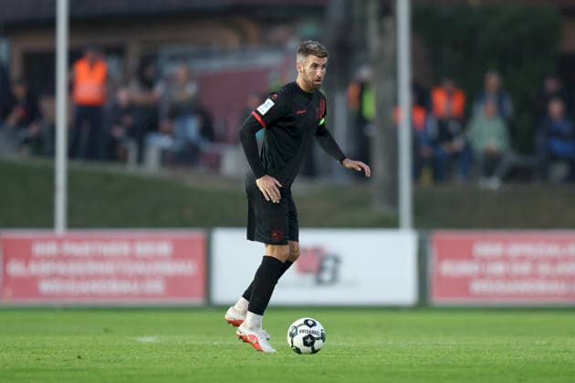 11.09.2026, Herren, Fussball, Saison 2026 2027, Regionalliga Bayern, 8. Spieltag: TSV Aubstadt - SpVgg Unterhaching Alexander Winkler ( 4, SpVgg Unterhaching) Sulzfeld Schulstadion Aubstadt (NGN Arena) Bayern Deutschland