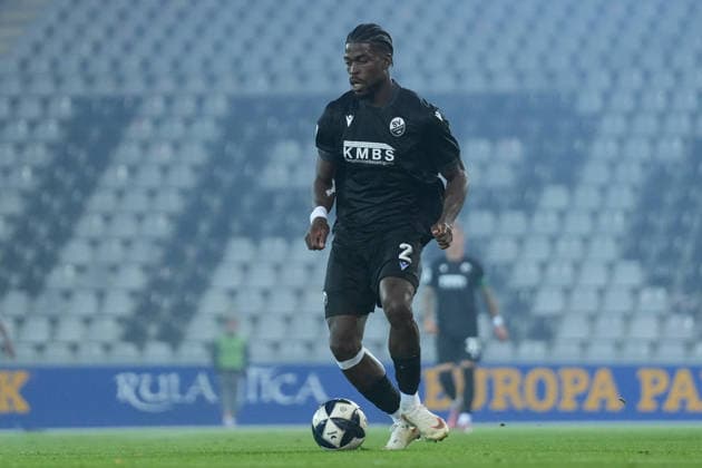 Kwabe Schulz (SV Sandhausen, 02) am Ball , Deutschland, Fussball, Regionalliga Südwest, 7.Spieltag, 2026 2027, SC Freiburg II vs. SV Sandhausen, 11.09.2026, Dreisamstadion, Freiburg Freiburg Dreisamstadion Baden-Wuerttemberg Deutschland Copyright: xArnexAmbergx