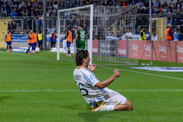 Tunay Deniz (TSV 1860 Muenchen, 36) bejubelt sein Tor zum 3:0 vor der Westkurve GER, TSV 1860 Muenchen vs. TSV Schwaben Augsburg, Fussball, Regionalliga Bayern, 8. Spieltag, Saison 2026 2027, 11.09.2026. (DFL DFB REGULATIONS PROHIBIT ANY USE OF PHOTOGRAPHS as IMAGE SEQUENCES and or QUASI-VIDEO). Foto: HMB Media Heike Feiner Copyright: HMBxMedia HeikexFeiner