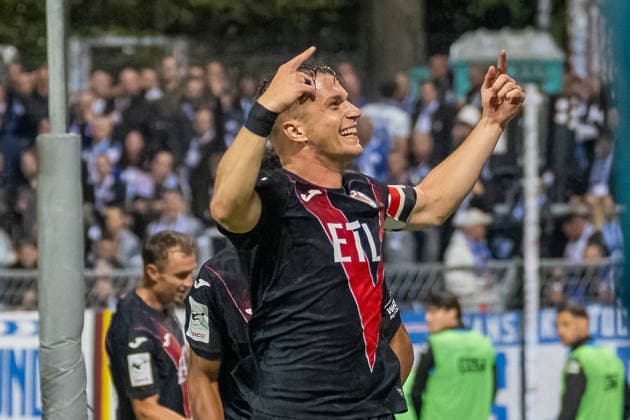 David Otto (Viktoria Koeln, 10) bejubelt sein Tor zum 4:0 vor der Fankurve. FC Viktoria Koeln vs. FC Hansa Rostock , Fussball, 3. Liga, 05. Spieltag, Saison 2026 2027, 11.09.2026 DFL DFB Regulations prohibit any use of Photographs as image sequences and or Quasivideo FC Viktoria Koeln vs. FC Hansa Rostock, Fussball, 3. Liga, 05. Spieltag, Saison 2026 2027, 11.09.2026 Koeln Copyright: xEibner-Pressefoto ThomasxHaeslerx EP_THR