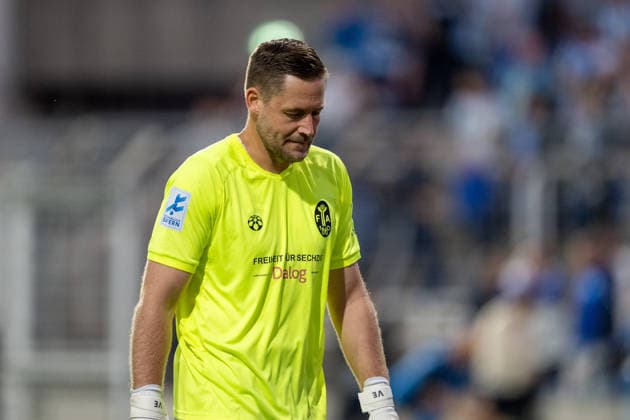 Vitus Eicher 30 (TSV 1860 Muenchen) zufrieden zur Halbzeit mit dem 2:0, TSV 1860 Muenchen vs. TSV Schwaben Augsburg, Fussball, Regionalliga Bayern, 8. Spieltag, 11.09.2026 DFB regulations prohibit any use of photographs as image sequences and or quasi-video Muenchen Bayern Deutschland