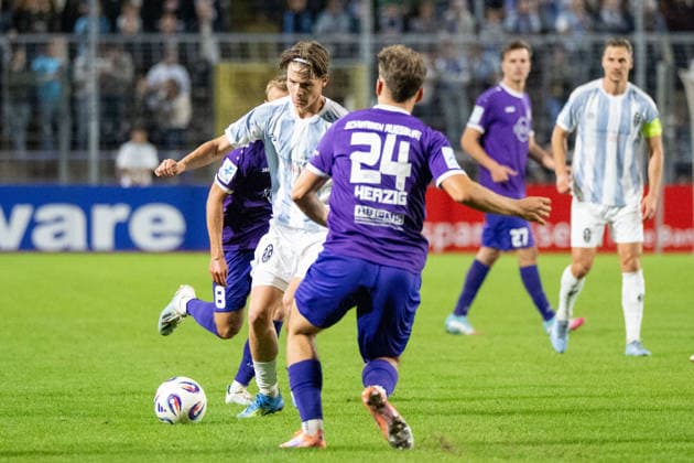 Raphael Ott 22 (TSV 1860 Muenchen), TSV 1860 Muenchen vs. TSV Schwaben Augsburg, Fussball, Regionalliga Bayern, 8. Spieltag, 11.09.2026 DFB regulations prohibit any use of photographs as image sequences and or quasi-video Muenchen Bayern Deutschland