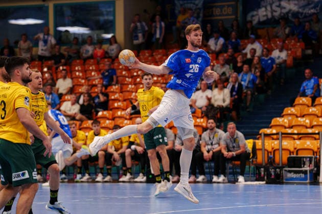 2. Handball-Bundesliga - 3. Spieltag: Dessau-Roßlauer HV 06 - VfL Eintracht Hagen Yannick Danneberg (Dessau-Roßlauer HV 06, 26) beim Sprungwurf am 11.09.2026 in der Anhalt-Arena, Dessau-Roßlau (Sachsen-Anhalt) Dessau-Roßlau Anhalt-Arena Sachsen-Anhalt Deutschland *** 2nd Handball Bundesliga, Matchday 3: Dessau Roßlauer HV 06 vs. VfL Eintracht Hagen; Yannick Danneberg of Dessau Roßlauer HV 06, No. 26, on a jump shot on September 11, 2026, at the Anhalt Arena, Dessau-Roßlau, Saxony-Anhalt; Dessau-Roßlau; Anhalt Arena; Saxony-Anhalt; Germany