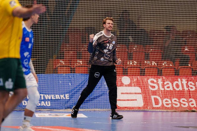 2. Handball-Bundesliga - 3. Spieltag: Dessau-Roßlauer HV 06 - VfL Eintracht Hagen Philip Ambrosius (Dessau-Roßlauer HV 06, 16) ballt die Faust am 11.09.2026 in der Anhalt-Arena, Dessau-Roßlau (Sachsen-Anhalt) Dessau-Roßlau Anhalt-Arena Sachsen-Anhalt Deutschland *** 2nd Handball Bundesliga, Matchday 3: Dessau Roßlauer HV 06 vs. VfL Eintracht Hagen, Philip Ambrosius, Dessau Roßlauer HV 06, 16 clenches his fist on September 11, 2026, at the Anhalt Arena, Dessau-Roßlau, Saxony-Anhalt, Dessau-Roßlau, Anhalt Arena, Saxony-Anhalt, Germany